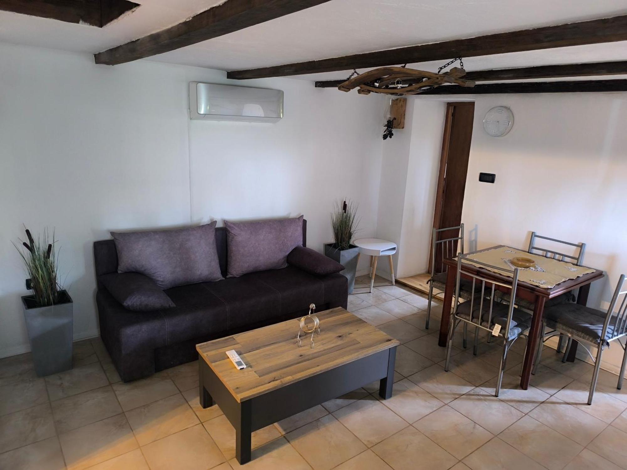 Holiday Home Lucija "" Private House With Pool "" ยาบลานัก ภายนอก รูปภาพ